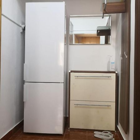 Apartament Cu Doua Camere Targu Jiu Exterior photo